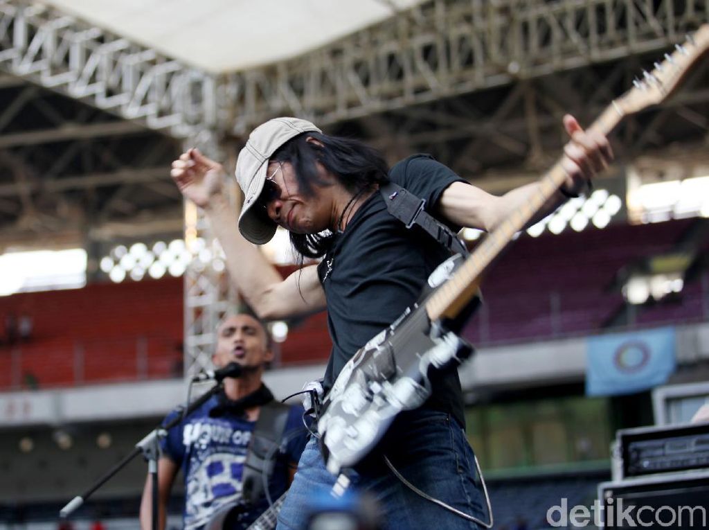 Abdee Siap Menggebrak Panggung Konser Slank Usai Pulih dari Sakit
